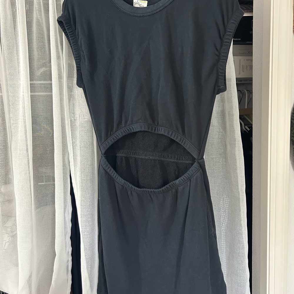 ✨2 for $20✨ Offline Aerie cut out dress